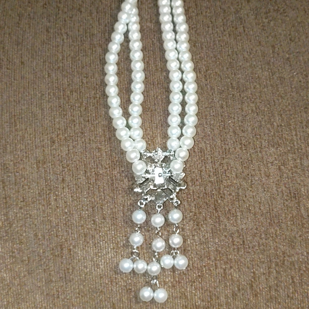 *. Necklace - Picture 4 of 4